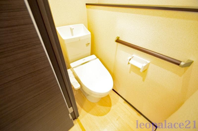 Room image 13