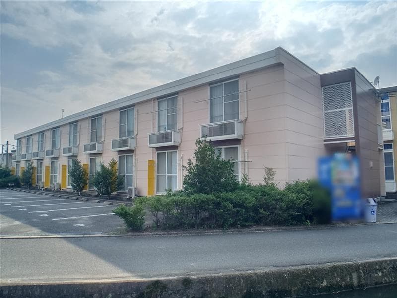 Main exterior of leopalace Piacere Kawaguchi