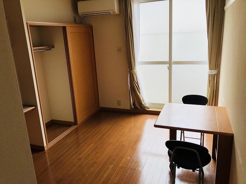 Room image 12