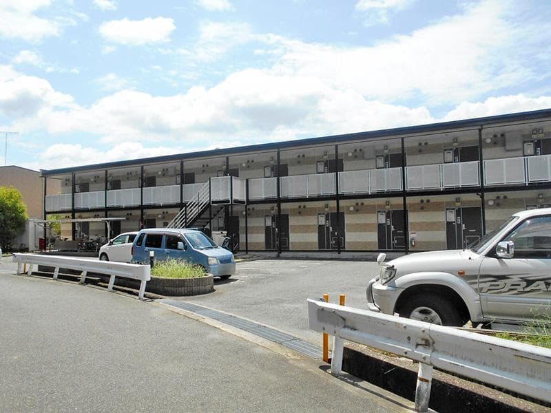 Main exterior of leopalace South Hill Fukasaka