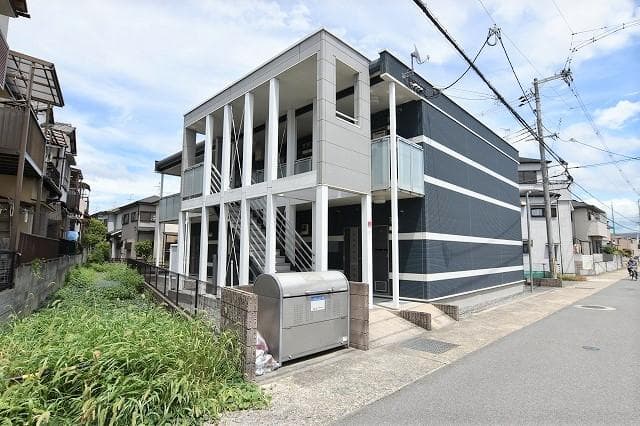 Main exterior of LEONEXT Shalom