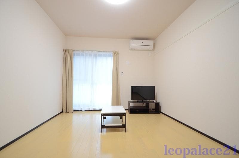 Room image 12