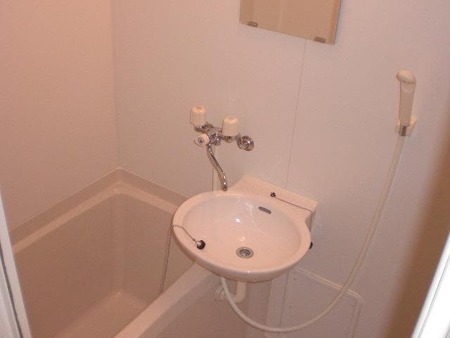Room image 8