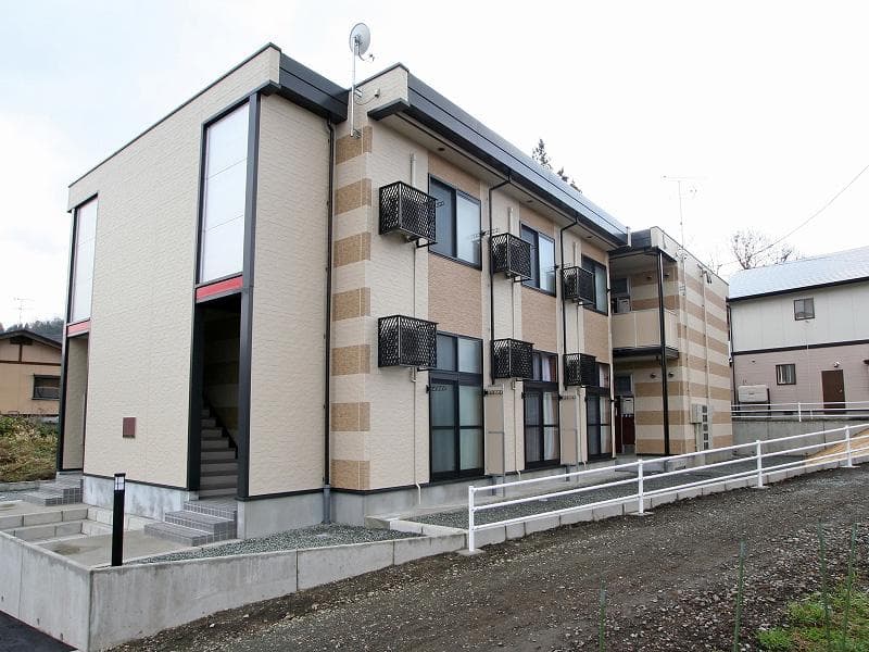 Main exterior of leopalace Iwayamaguchi