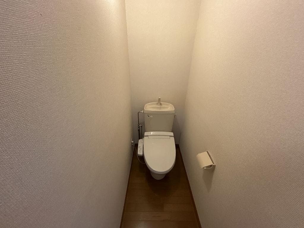 Room image 8