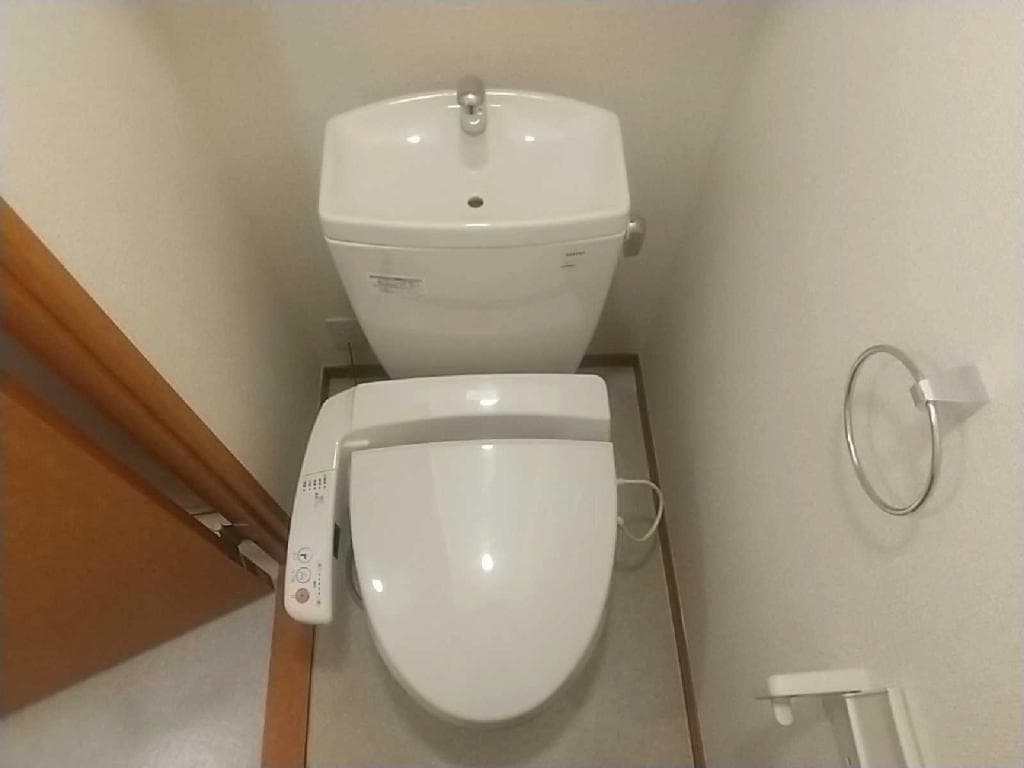 Room image 8