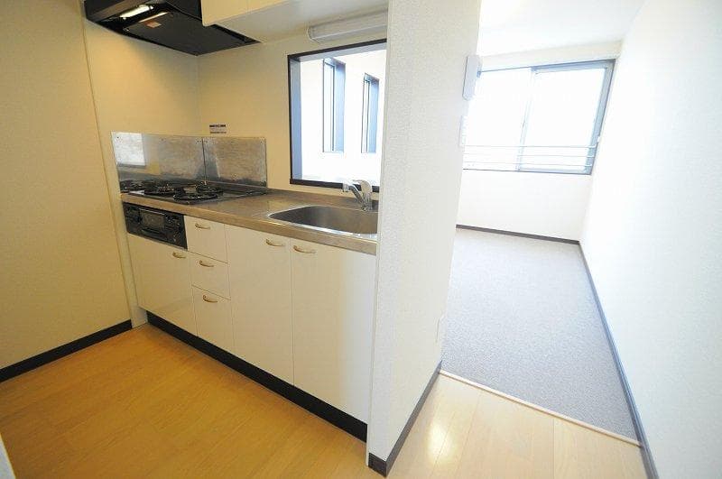 Room image 10