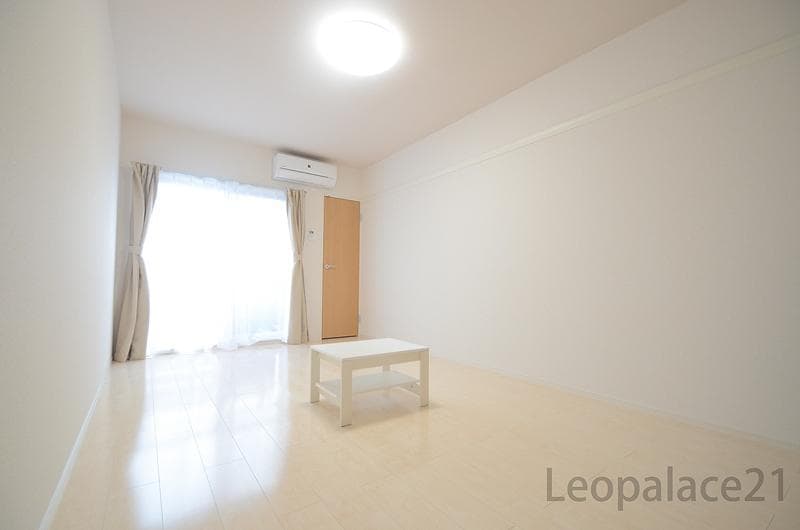 Room image 14