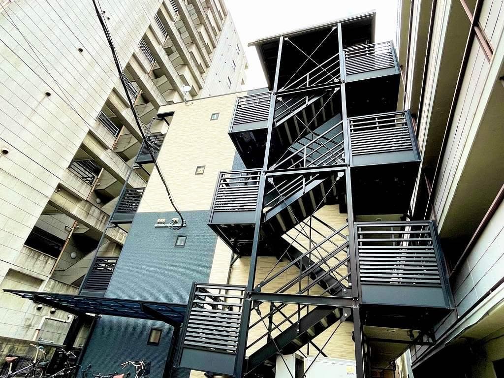 Main exterior of LEONEXT Jishin