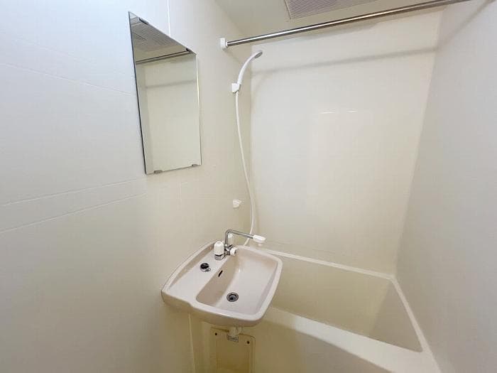 Room image 8