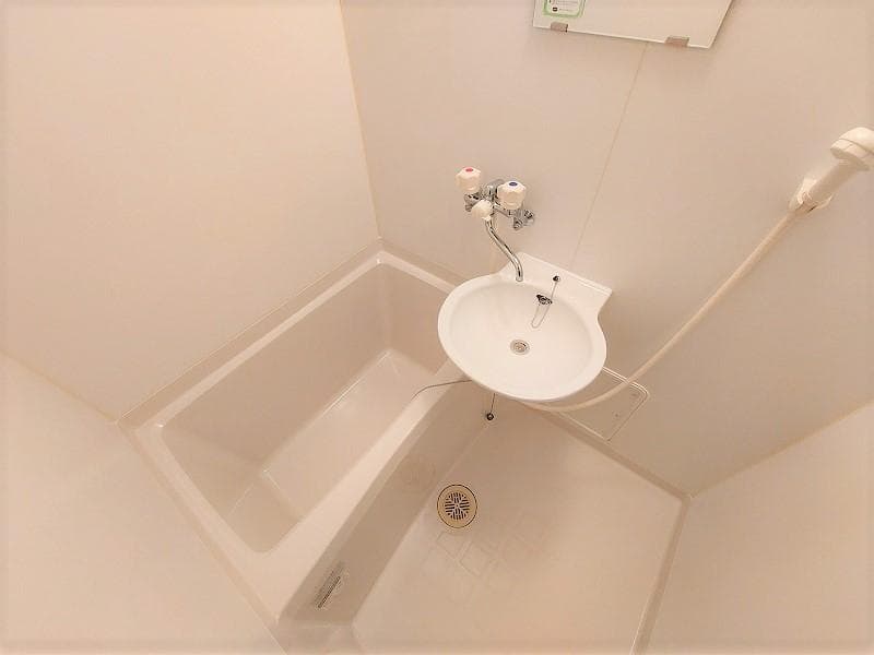 Room image 8