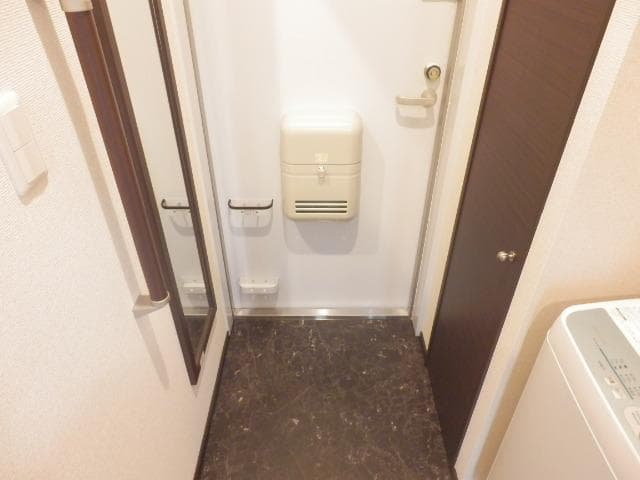 Room image 11