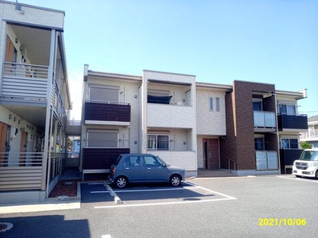 Main exterior of MIRANDA Shukumachi
