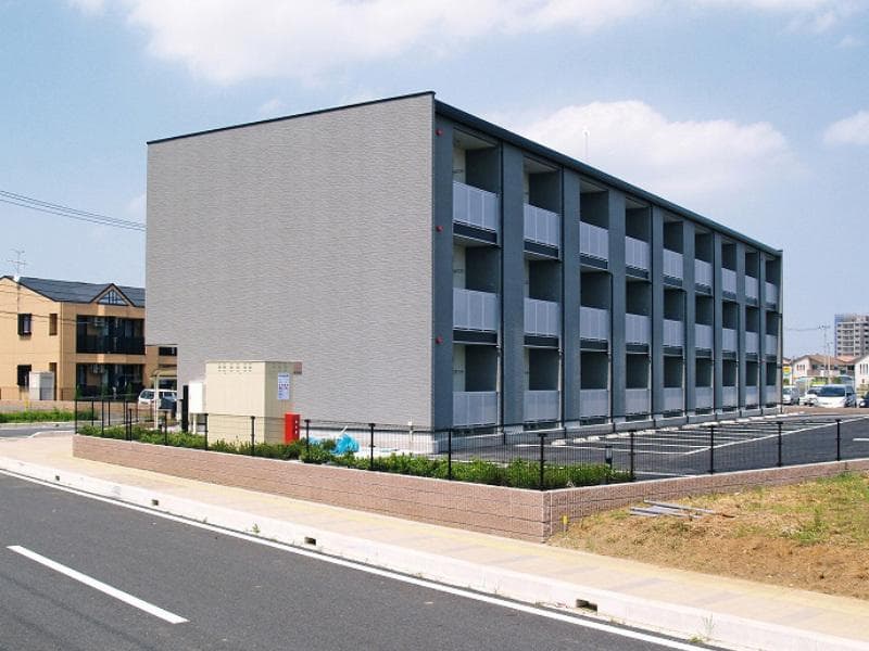 Main exterior of leopalace Crest Will