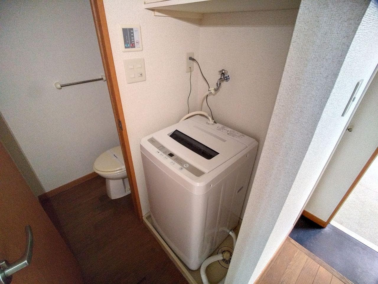 Room image 8