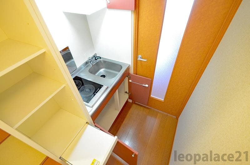 Room image 8