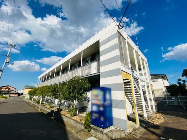 Main exterior of leopalace Line