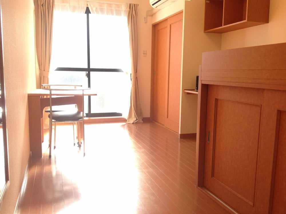 Room image 9