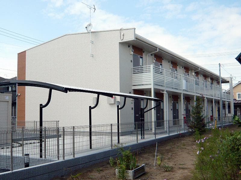 Main exterior of LEONEXT Nadeshikotei