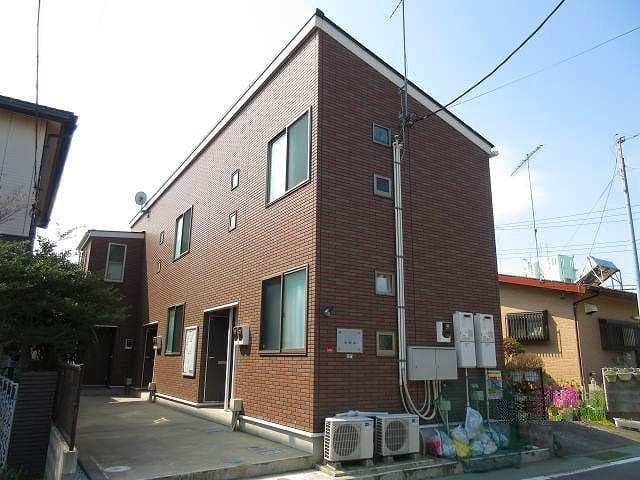 Main exterior of LEONEXT Honatsugi