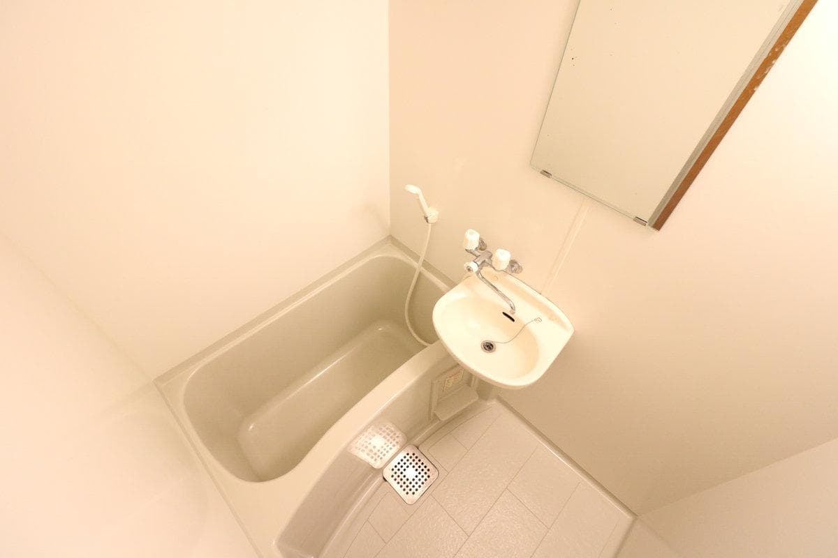Room image 13