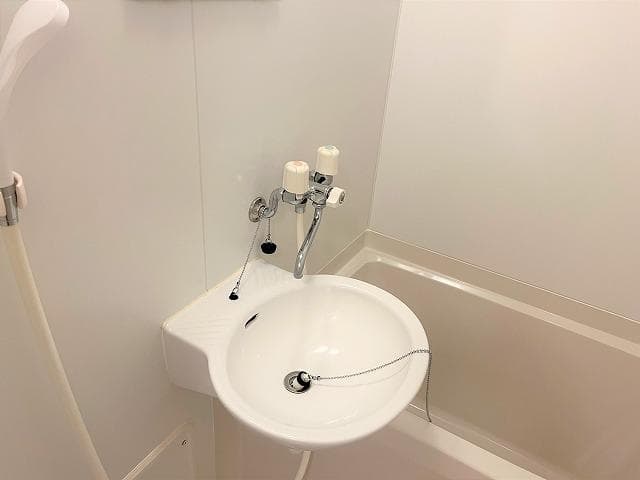 Room image 8