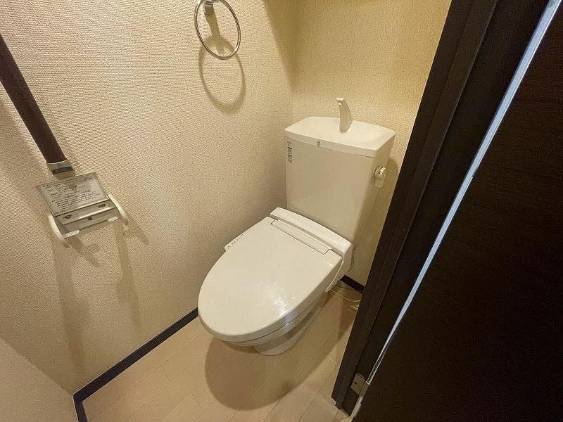 Room image 8