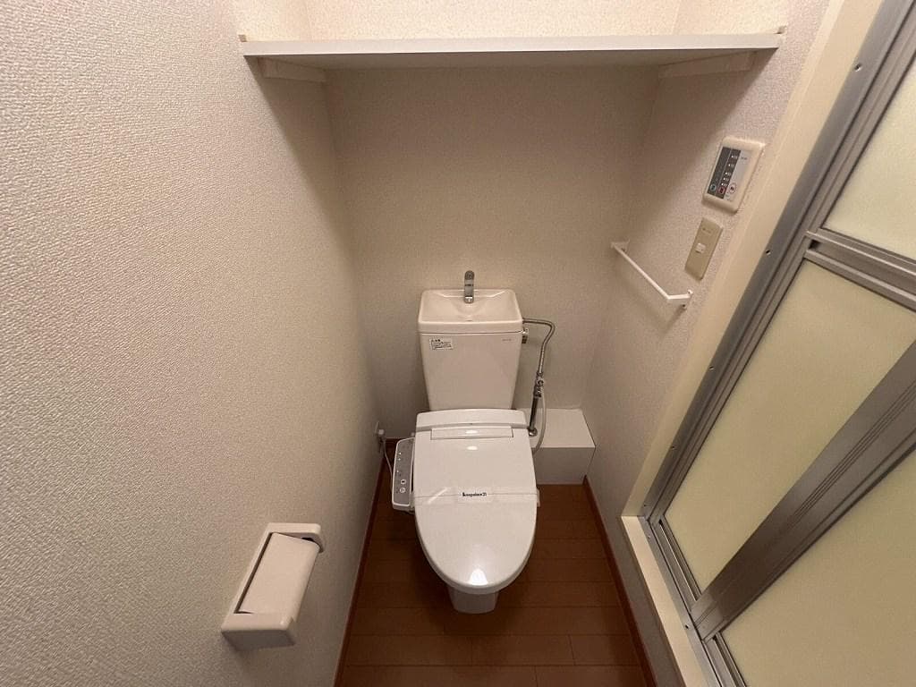 Room image 8