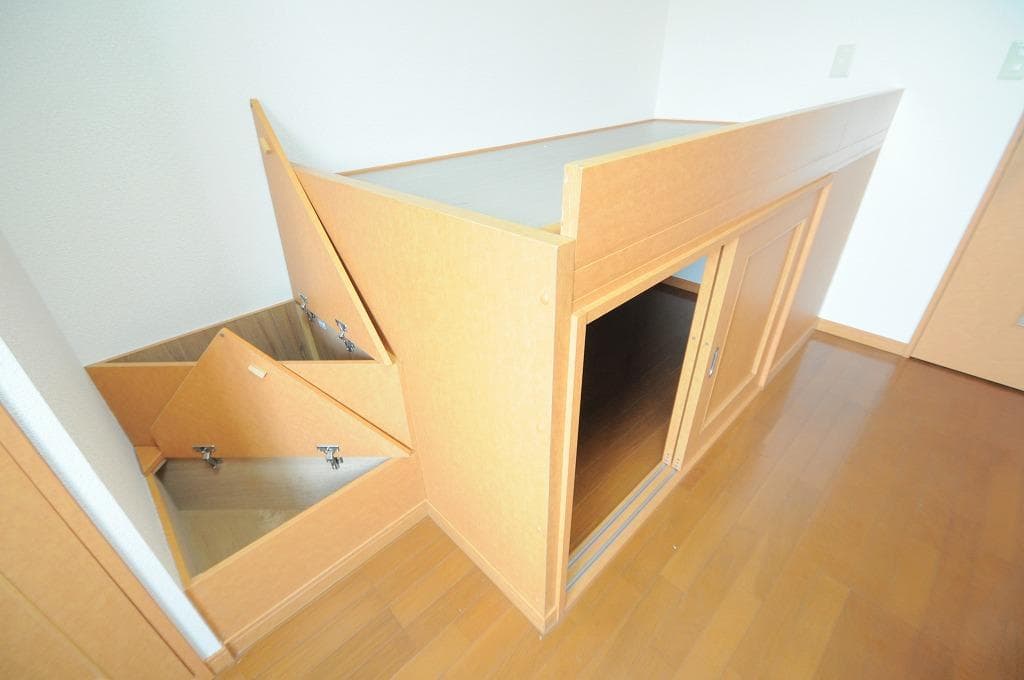 Room image 12