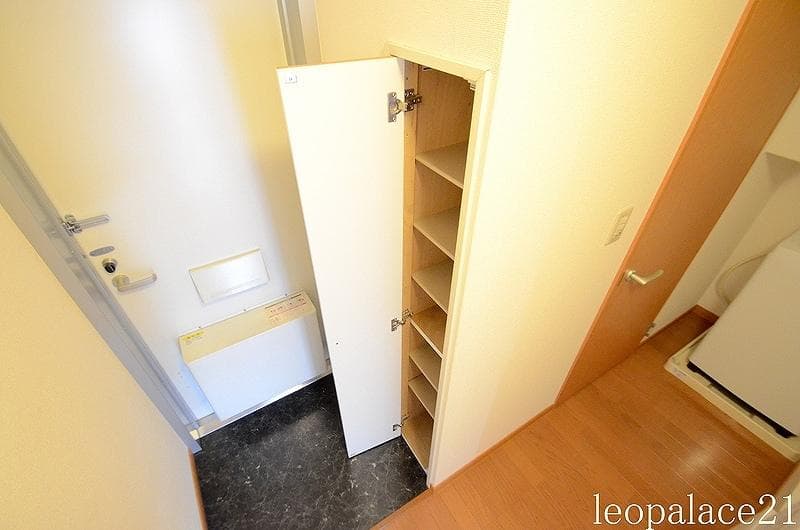 Room image 10