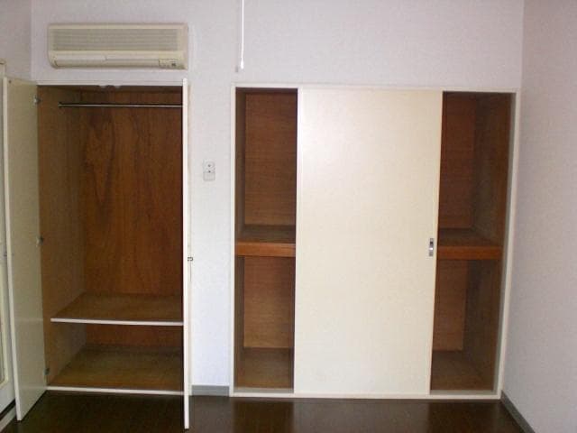 Room image 11
