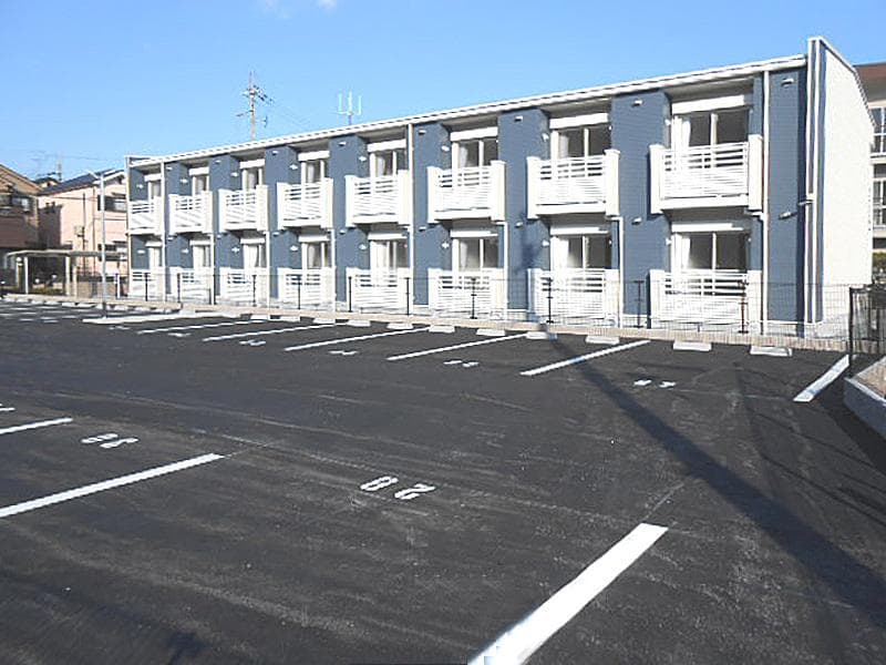 Main exterior of LEONEXT Smile