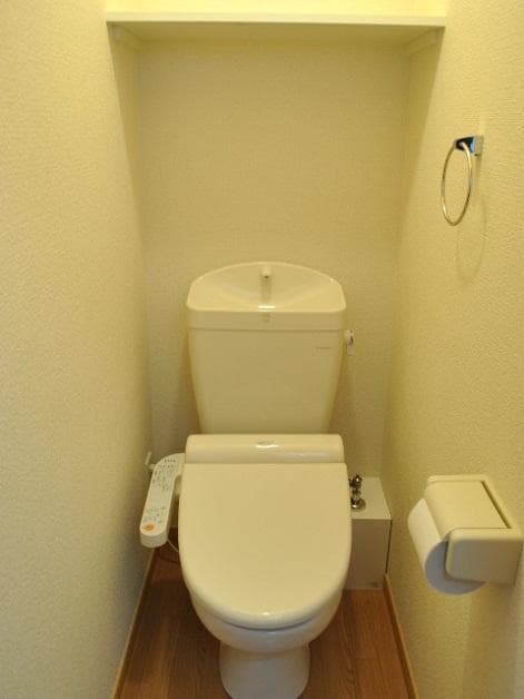 Room image 8