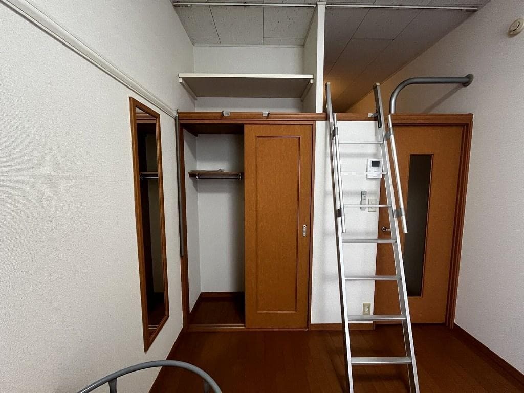 Room image 9