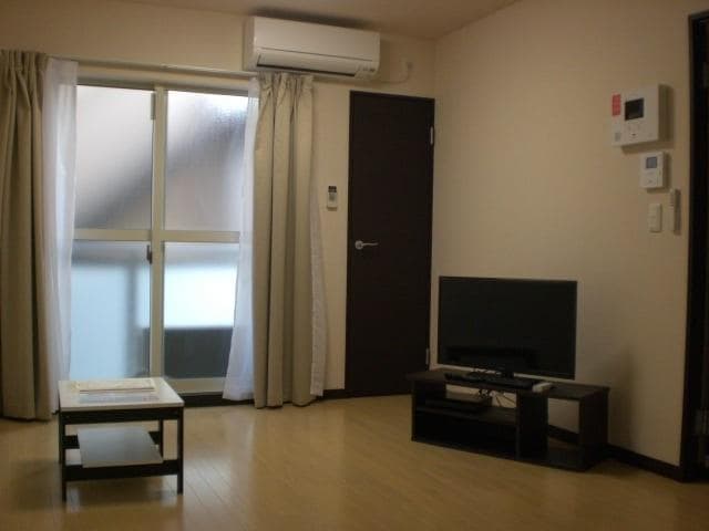 Room image 12