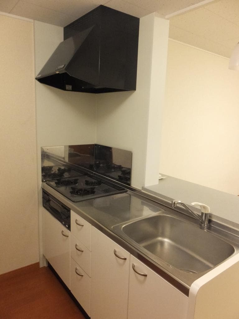 Room image 8