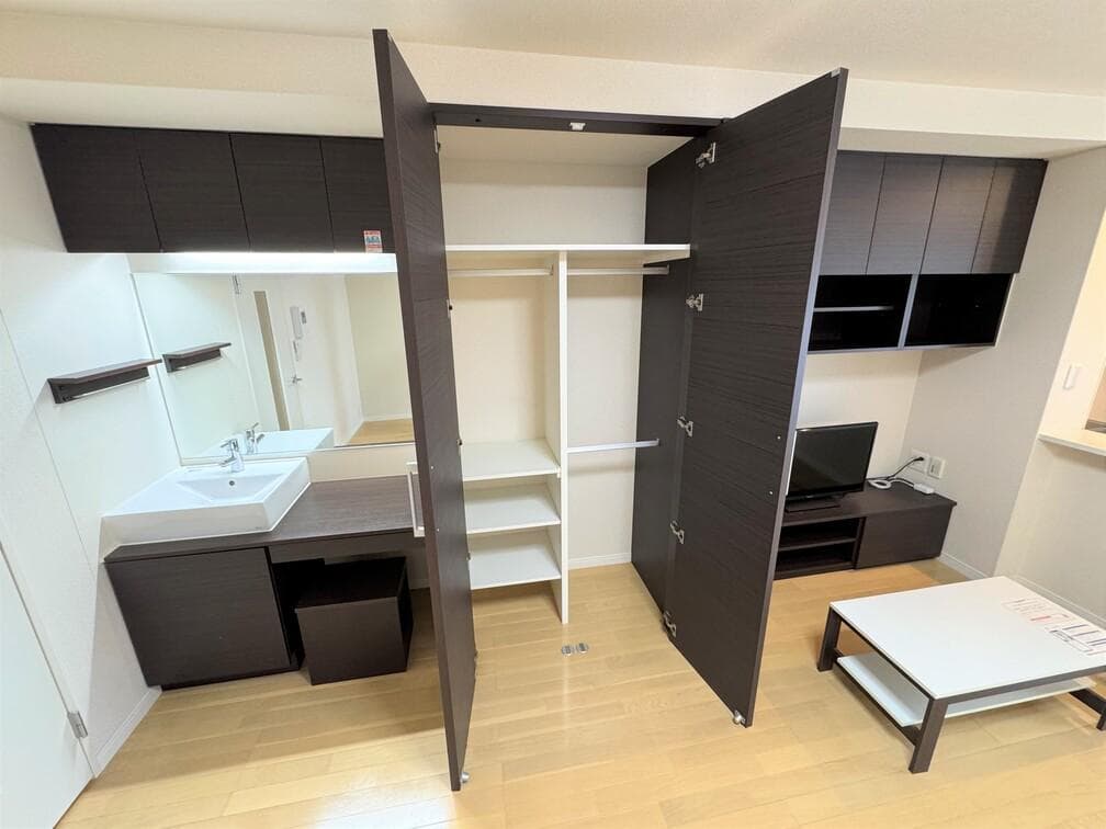 Room image 15