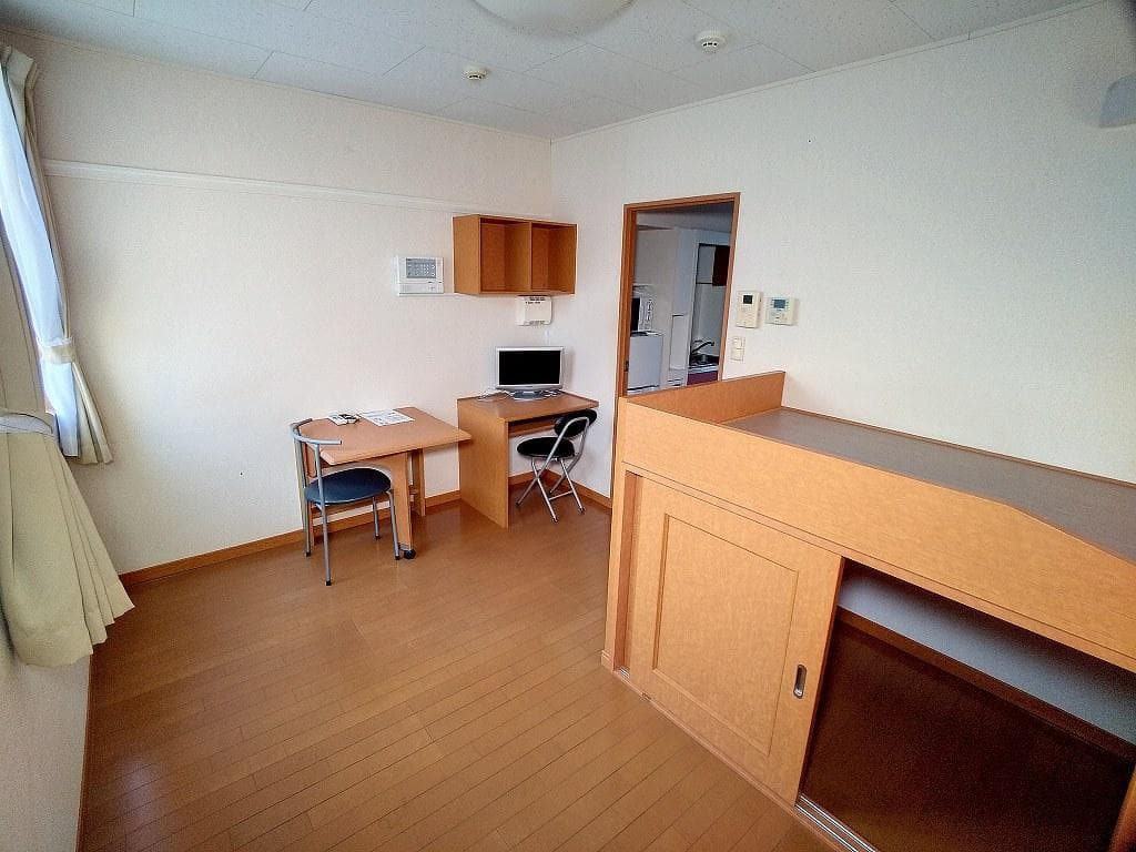 Room image 11