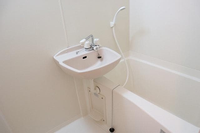 Room image 8