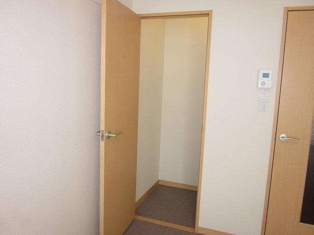 Room image 14