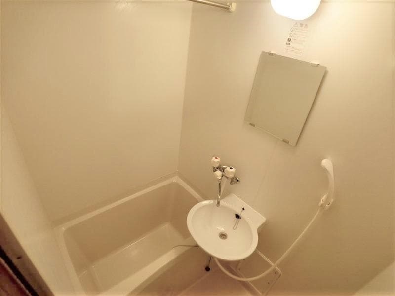 Room image 9