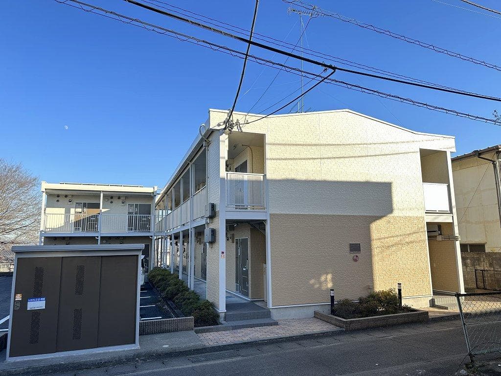 Main exterior of leopalace Wisteria