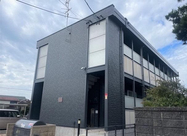 Main exterior of leopalace Raikoji