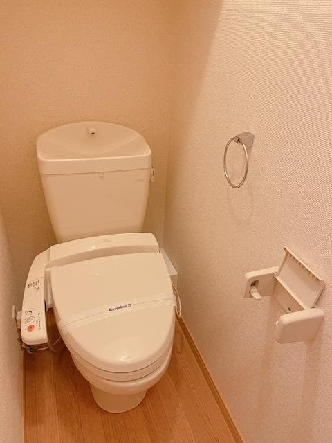 Room image 9
