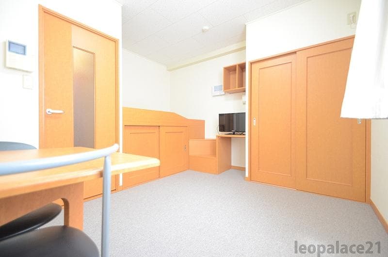 Room image 9