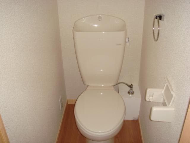 Room image 8