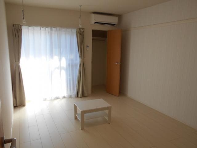 Preview interior of CLEINO Big Arrow Zama