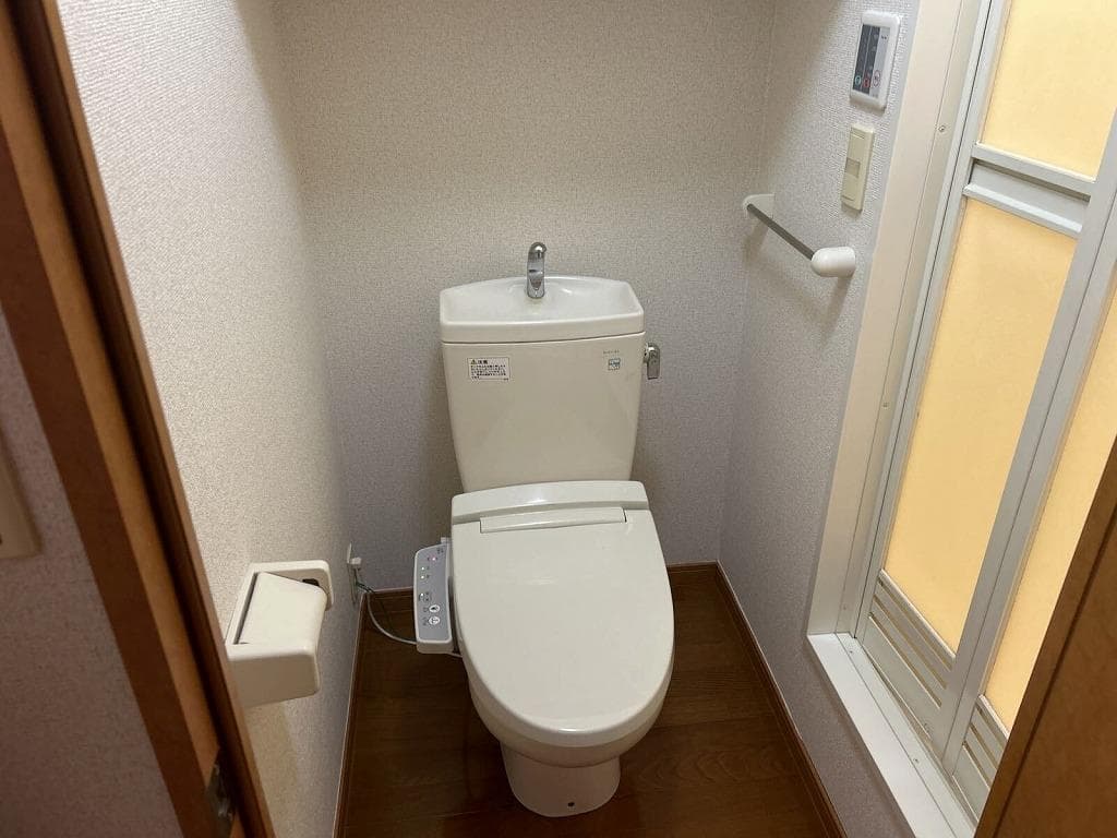 Room image 8