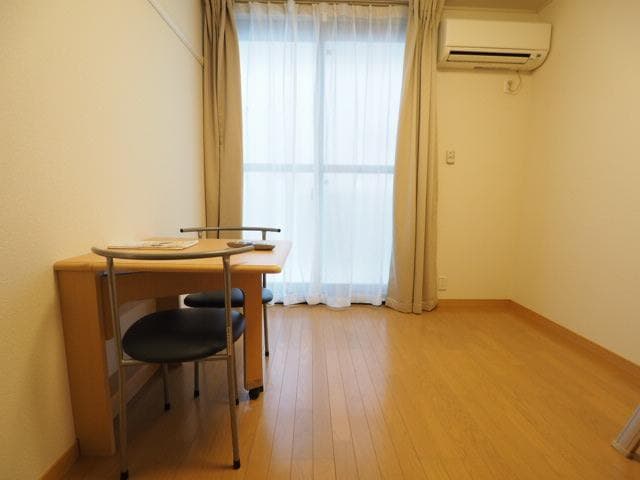 Room image 11