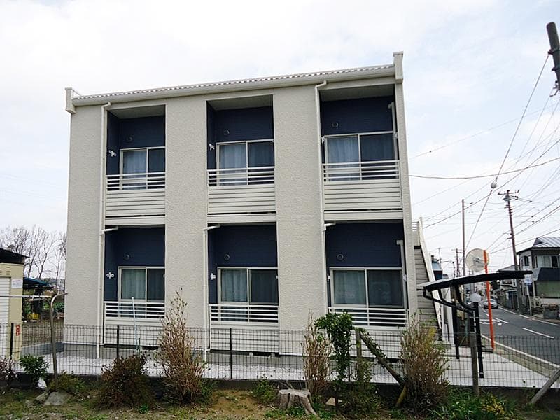 Main exterior of LEONEXT Coral Reef